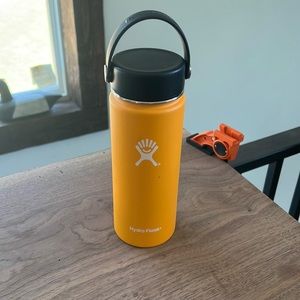 Brand new never used 18oz Hydro flask